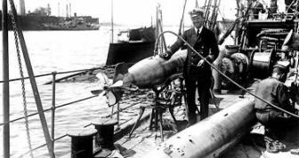 PhotoWW1-12ssB11-2HolbrookerVC-MQs