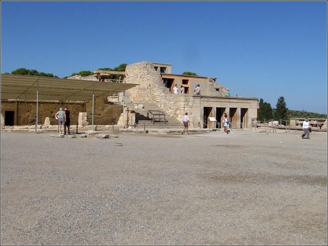knossos_centralcourt_01